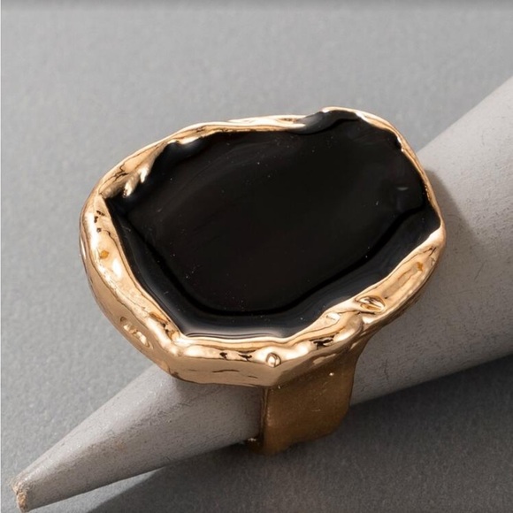 ✨Elegant Black and Gold Statement Ring - Picture 2 of 5